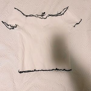 Off the shoulder lettuce edge top